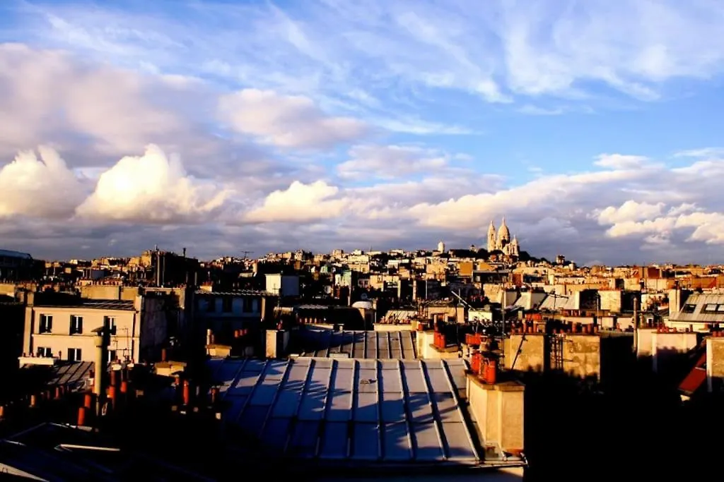 Sous Le Ciel De Paris, Petite Suite location