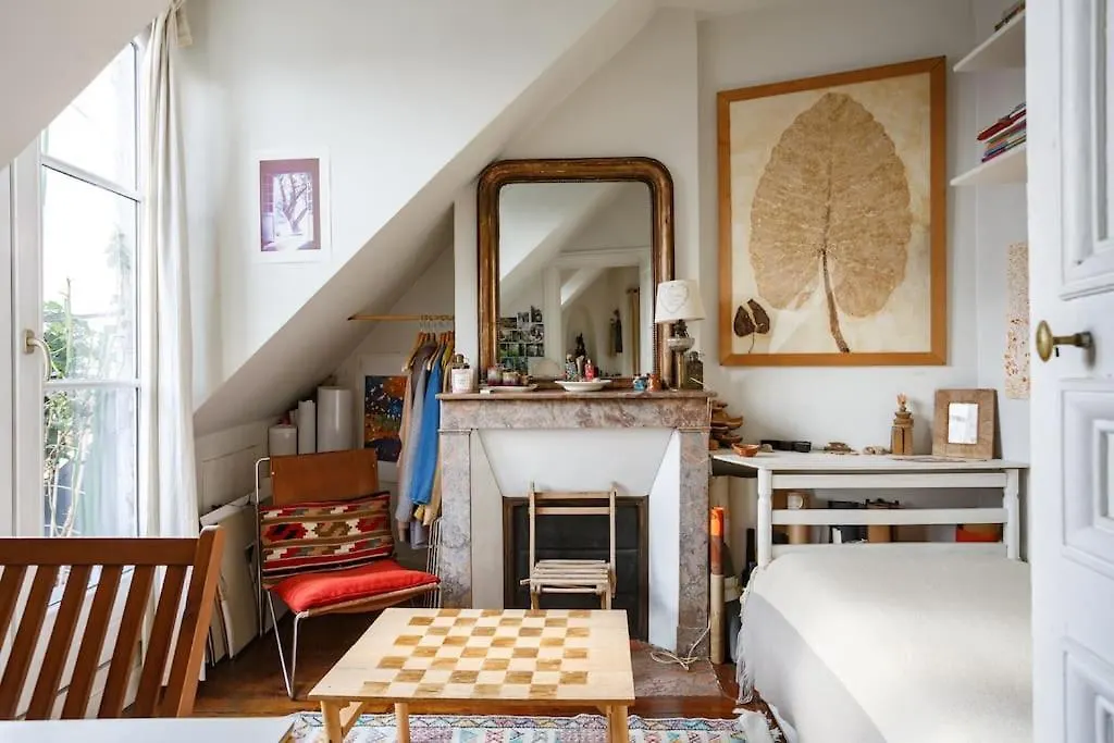 Daire Sous Le Ciel De Paris, Petite Suite Fransa